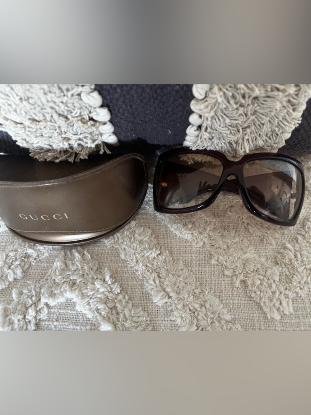 Vintage Gucci Women's Oversized Sunglasses in Dark Tortoise Red Gradient - Picture 2 of 4
